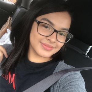 Meet your Posher, Ana